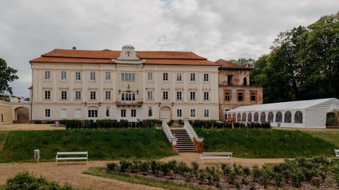 Zámek Bystřice nad Úhlavou foto 38