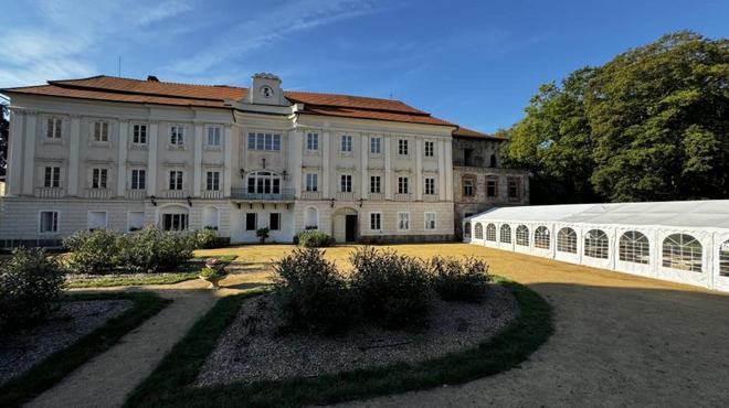 Zámek Bystřice nad Úhlavou foto 43
