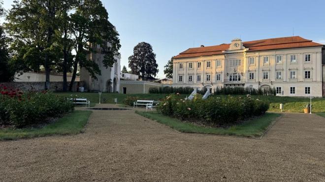 Zámek Bystřice nad Úhlavou foto 44