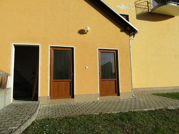 apartm&aacute;n TŘI vchod