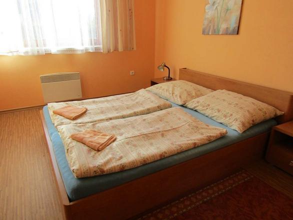 apartm&aacute;n TŘI druh&aacute; ložnice
